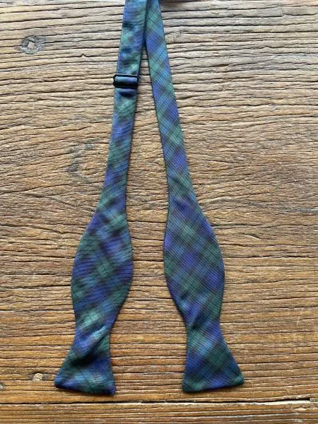 BLACK WATCH PLAID BOWTIE