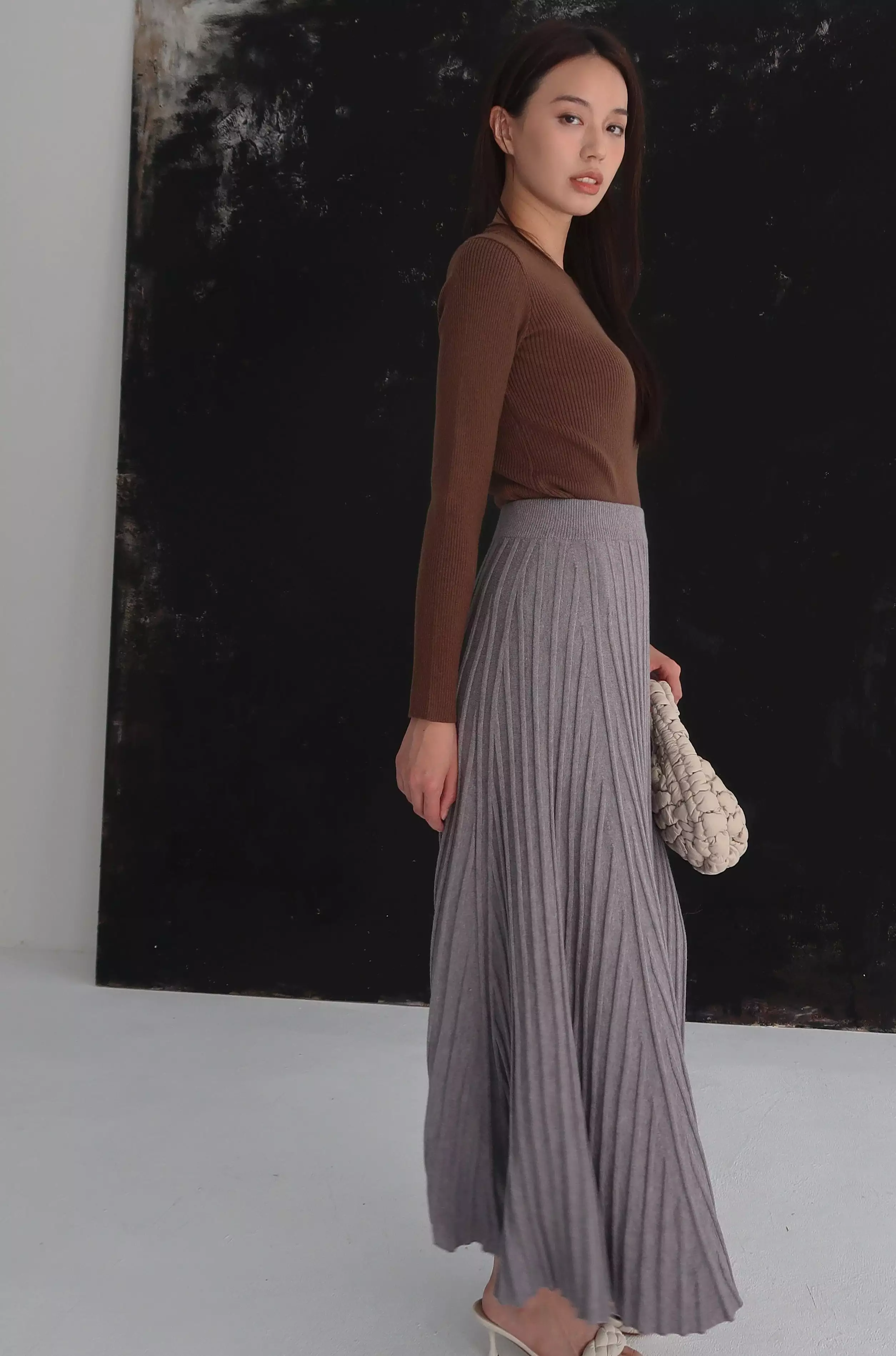 Lost in love pleated knit skirt